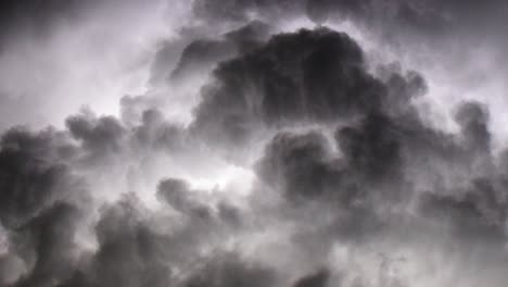 Graue-Und-Schwarze-Wolken-Und-Ein-Gewitter,-Das-Hereinbrach