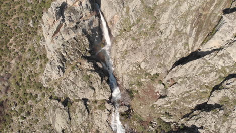 Fantastic-waterfall-called-"Cascada-la-chorrera-de-los-litueros"-from-Spain