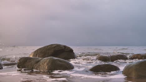 The-sea-waves-wash-away-the-big-stones