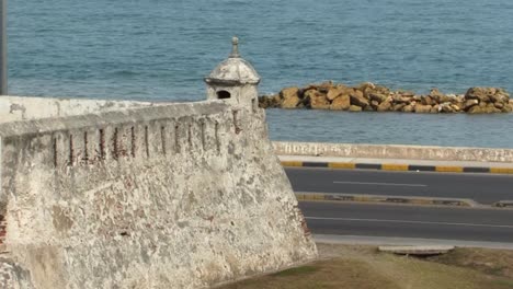 El-Mar-Y-La-Atalaya-De-La-Fortaleza-Del-Castillo-De-San-Felipe-De-Barajas,-Cartagena,-Colombia