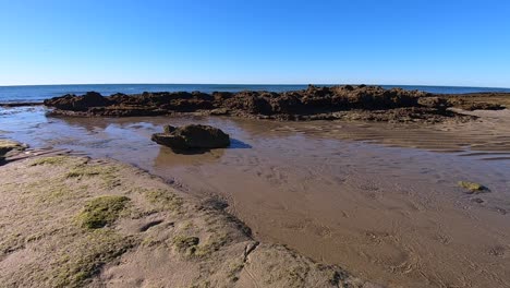 Low-angle-of-low-tide,-Puerto-Peñasco,-Gulf-of-California,-Mexico
