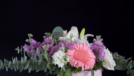Blumenarrangement-Pink-Box-Spinnt-Innen-Rosen-Loly-Chrysantheme