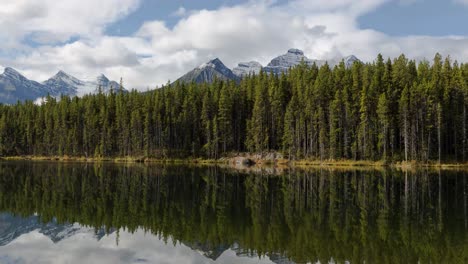 glassy-lake-time-lapse-in-Canada