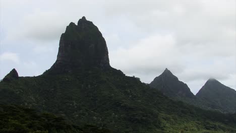 Mount-Tohivea-Oder-Tohiea-Aus-Moorea,-Französisch-polynesien