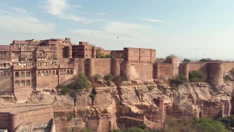 Majestic-exterior-view-of-Mehrangarh-Fort-And-Museum,-Jodhpur-India