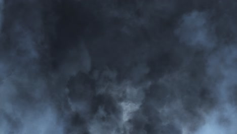 Die-Dicken-Kumuluswolken-Am-Dunklen-Himmel-Rückten-Näher,-Ein-Gewitter