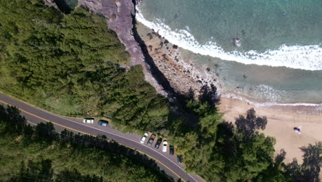 Golden-Sand-Schlachthaus-Strand-Küste-Von-Oben-Nach-Unten-Luftbild,-Maui
