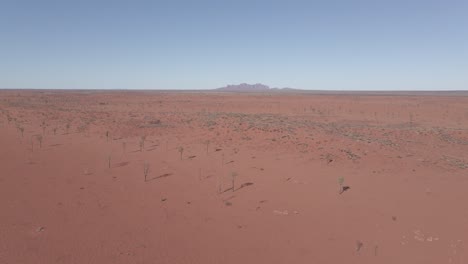 Paisaje-Desértico-Rojo-En-El-Parque-Nacional-Uluru-Kata-Tjuta