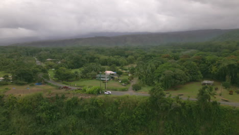 Atemberaubende-Luftaufnahme-Der-Insel-Maui-Und-Des-Hana-Highway