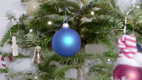 Secuencia-Motorizada-De-Un-árbol-De-Navidad