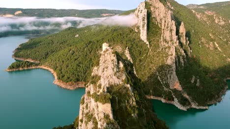 ökosystem-Von-Katalonien-Spanien-Gebirgswasserreservoir