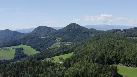 Drohnenblick-Auf-Die-Malerische-Landschaft-Der-Natur-In-Lavamünd,-Österreich