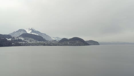 Drone-aerial-of-the-Lake-Thun-Thunersee-in-winter