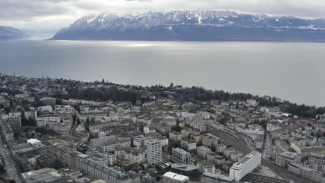 Drohnenantenne-Der-Schweizer-Stadt-Und-Der-Kathedrale-Von-Lausanne