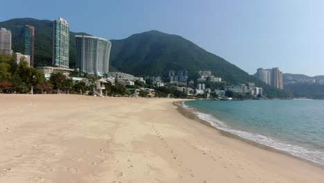 Leerer-öffentlicher-Strand-In-Hongkong-Aufgrund-Von-Covid19-sperrrichtlinien,-Luftbild