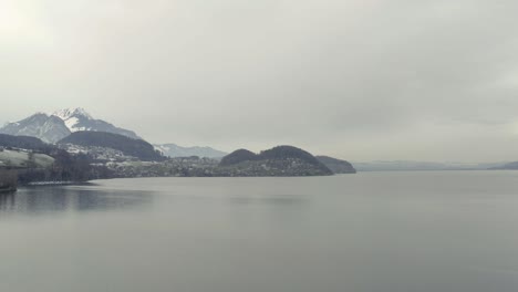 Drone-aerial-of-the-Lake-Thun-Thunersee-in-winter