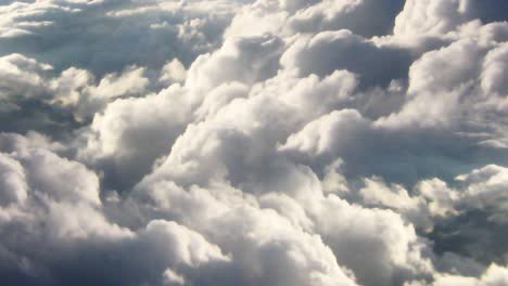 El-Movimiento-De-Las-Nubes-Es-Visible-Desde-Arriba