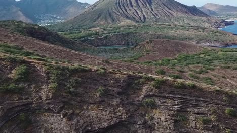 Drone-aerial-pan-up-mountains-Hawaii