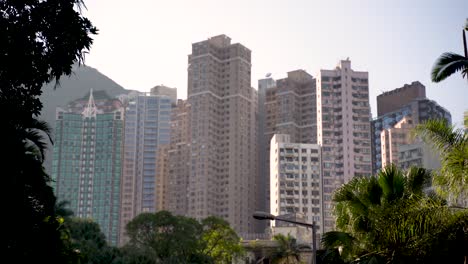 Wolkenkratzer-Im-Wohnviertel-Von-Hongkong-City,-Mittlere-Ebenen