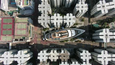 Luftaufnahme-Von-Hong-Kong-Whampoa-Gebäuden-Und-Einzigartigem-Einkaufszentrum-In-Kreuzschiffform