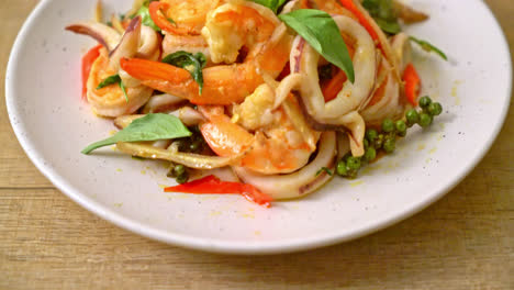 stir-fried-spicy-sea-food---Thai-food-style