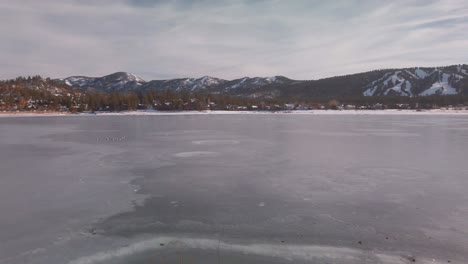Wide-panning-shot-of-a-frozen-lake.-4K
