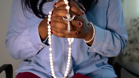 Pray-the-Rosary-over-the-Holy-Bible