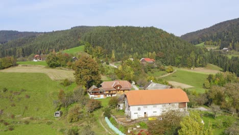 Big-houses-at-single-trail-park-Jamnica,-Prevalje,-Slovenia