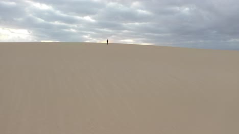 an-overcast-day-in-jericoacoara-sand-dunes