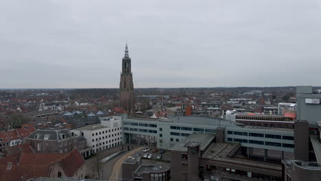 Jib-up-behind-city-hall,-revealing-beautiful-skyline-of-Amersfoort-city,-the-Netherlands