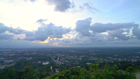 Hat-Yai-Stadtskyline-Mit-Dämmerungshimmel-Bei-Songkhla-In-Thailand
