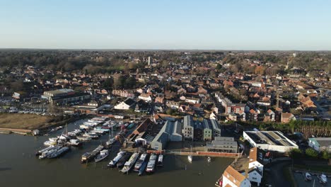 Woodbridge-town-and-Quay-reveal-Suffolk-4K-rising-Aerial