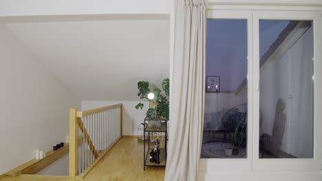 Motion-controlled-shot-of-homestaging-room-with-balcony