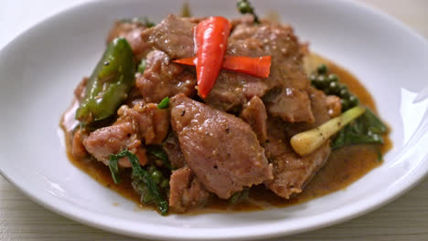 Stir-Fried-Black-Pepper-with-Duck---Asian-food-style