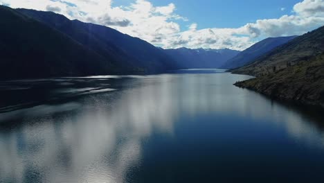Fly-drone-over-Lake-Chelan-Washington