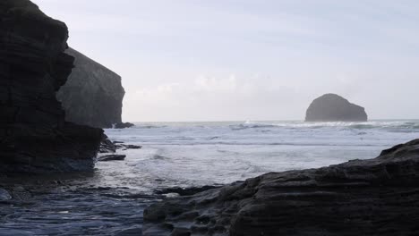 Stunning-coastline-at-Trebarwith-Beach-Cornwall-UK
