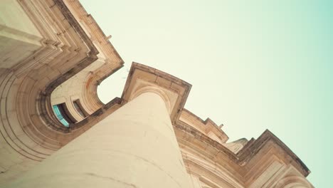 Lissabon-Alte-Barockkathedrale-National-Pantheon-Fassade-Säule-Und-Statue-Detail-Bei-Sonnenaufgang-4k