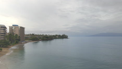 Aerial-view-on-coastal-resort-in-Lahaina,-West-Maui,-USA