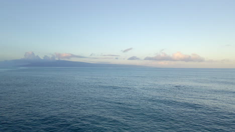 Clear-sky-and-turquoise-water-of-vast-Pacific-Ocean-on-summer-day