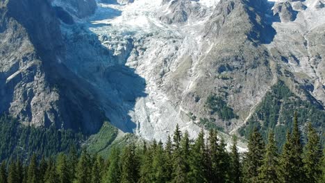 Vistas-Aéreas-Del-Glaciar-Del-Valle-De-Aosta