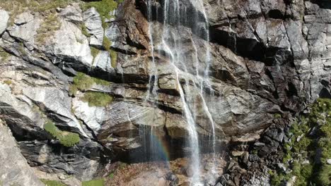 Luftaufnahmen-Von-Wasserfällen-Im-Aostatal