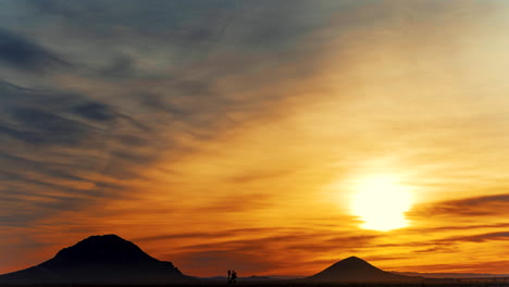 Erstaunlich-Farbenfroher-Goldener-Sonnenaufgang-über-Dem-Zerklüfteten-Gelände-Der-Mohave-wüste---Zeitraffer