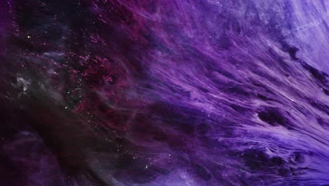 Lila-Nebelwolken-Rücken-Im-Dunklen-Universum-Immer-Näher