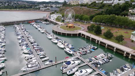 Luxury-Yachts-and-Boats-in-Harbour-on-Coastal-Town-of-Torquay,-England