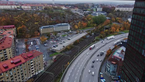 Fahrzeuge,-Die-Auf-Der-Süddurchgangsstraße-E6-In-Göteborg,-Schweden,-Fahren