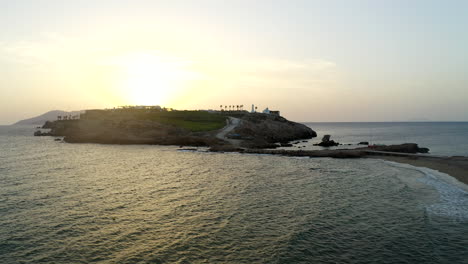 Koumpara-Strand-In-Ios,-Griechenland-Schöner-Sonnenuntergang-Drohne-Luftaufnahme