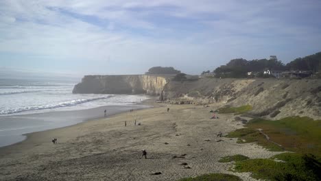 öffentlicher-Strand-In-Kalifornien-Mit-Blick-Auf-Clips