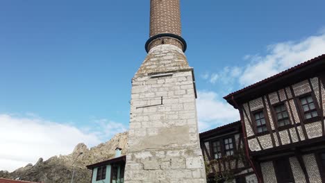 Mezquita-Histórica-En-Sihisar-Turquía