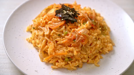 kimchi-fried-rice-with-seaweed-and-white-sesame---Korean-food-style
