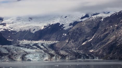 Glaciar-John-Hopkins-En-El-Parque-Nacional-De-La-Bahía-De-Los-Glaciares,-Alaska